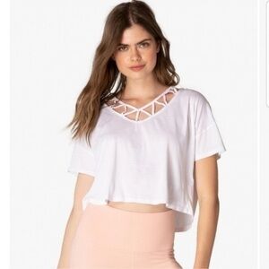 Beyond Yoga White To The Point Lattice Neck Short Sleeve crop Tee M